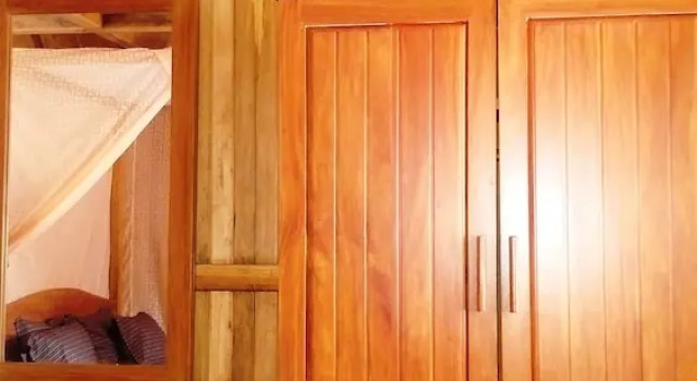 Двухместный коттедж Deluxe с балконом и рядом с пляжем Jonaths Cottage Bunaken
