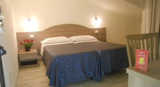 Трёхместный номер Standard Hotel Concorde