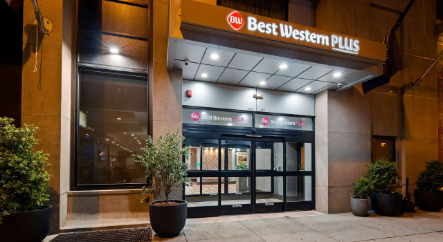 Best Western Plus Philadelphia Convention Center Hotel, Забронировать Отель Отели Филадельфии 3 звезды, рядом с Национальный исторический музей Эдгара Аллана По, 3*