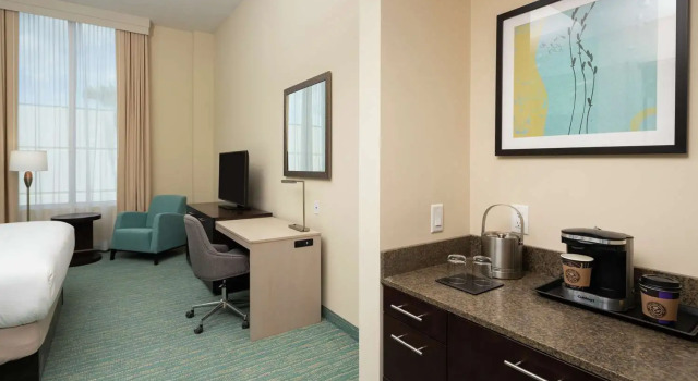 Номер Standard DoubleTree by Hilton Miami Doral