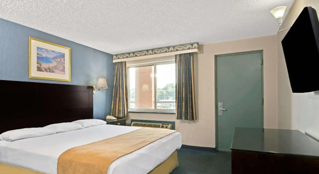 Двухместный номер Standard Super 8 by Wyndham Milford/New Haven