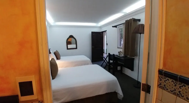 Двухместный номер Standard c 1 комнатой с видом на внутренний двор Hotel Ciudad Vieja