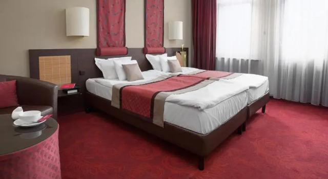 Двухместный номер Standard с балконом Rubin Wellness & Conference Hotel