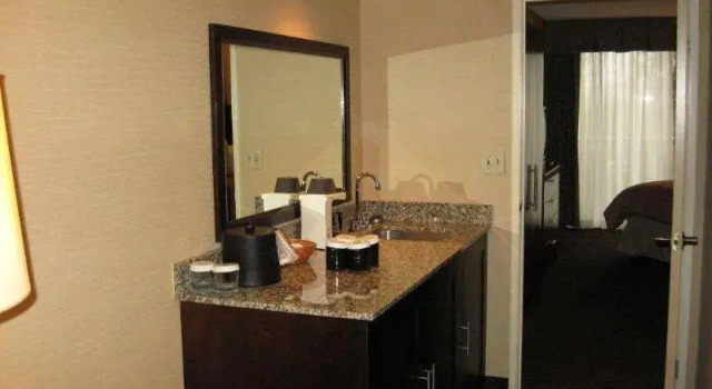 Номер Standard с балконом Embassy Suites Birmingham