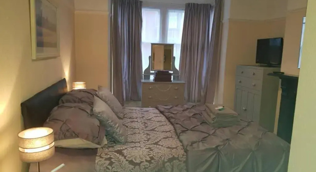 Spacious & Cozy Mid Wales Town Centre Apartment, With Bike Storage, Book Lejlighed Llandrindod Wells Powys