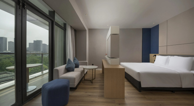 Holiday Inn Express Chongqing Caiyun Lake, Book Hotel Hoteller i Chongqing med parkering, Parkering