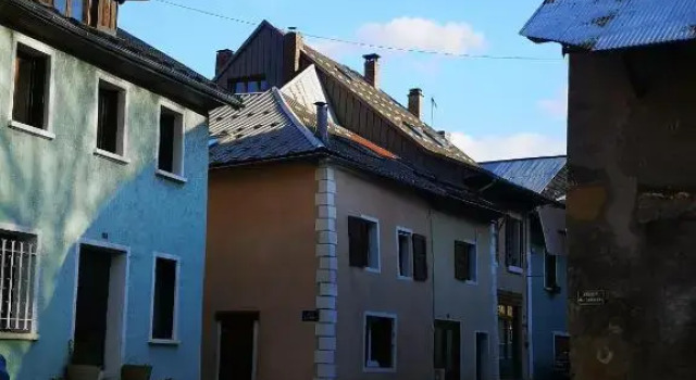 Joli T2 Dans Une Maison de Village, Prenota Appartamento Hotel a Alvernia con parcheggio, Parcheggio