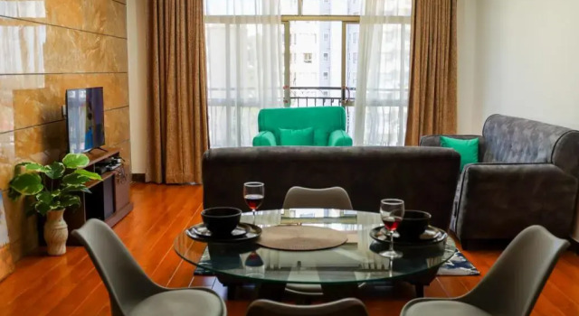 DELUXE 2bedroom plus SQ Apartment at Kilimani-Nairobi, Book Apartment Hotels in Nairobi with a Pool, Swimming Pool