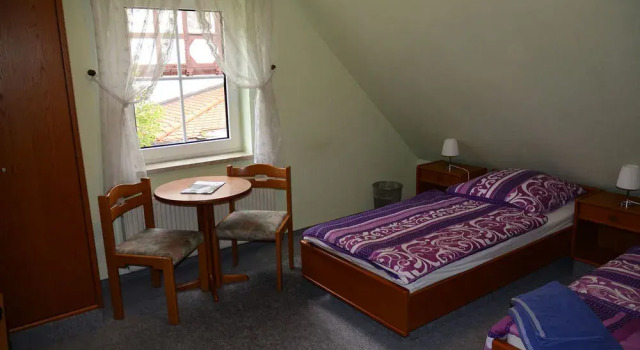 Pension Am Stadtrand Zerbst, Prenota Hotel Hotel a Garz con parcheggio, Parcheggio