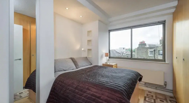 Apartment 8, County House, Central London