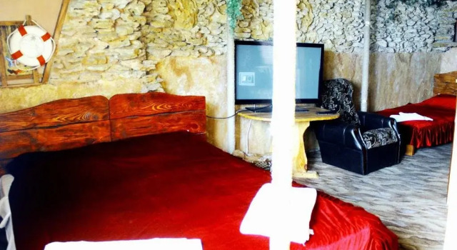 Medea, Buchen Sie Hotel Primorsky 