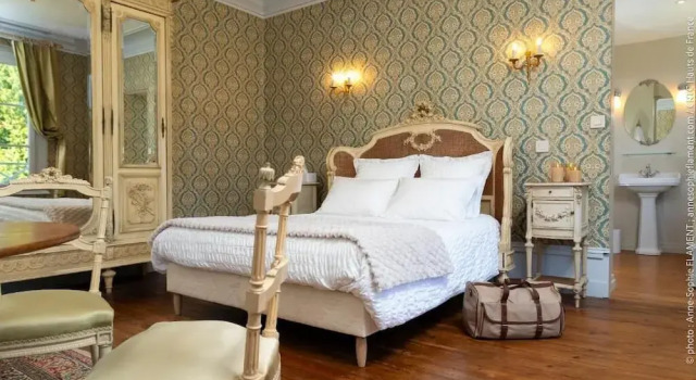 Château de Luzières, Rezerwuj Hotel Conty Pikardia
