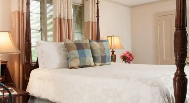 1906 Pine Crest Inn, Buchen Sie Hotel Tryon North Carolina