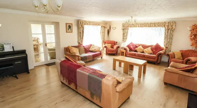 Llys Offa, Book Hotel Wrexham Clwyd