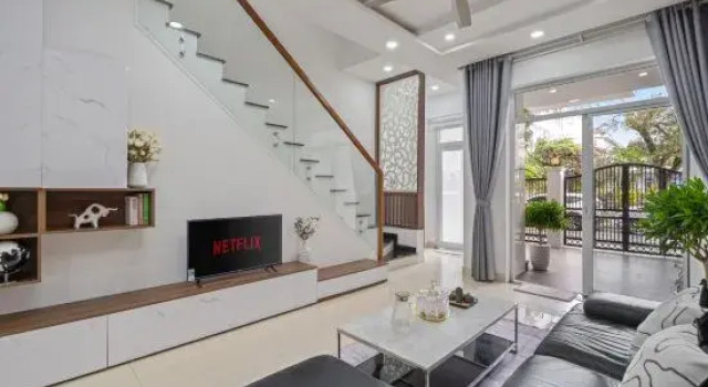 4BRs center | free public pool | balcony view pool, Забронировать Отель Отели Дананга муниципалитета с бассейном, рядом с Музей изящных искусств Дананга, Бассейн