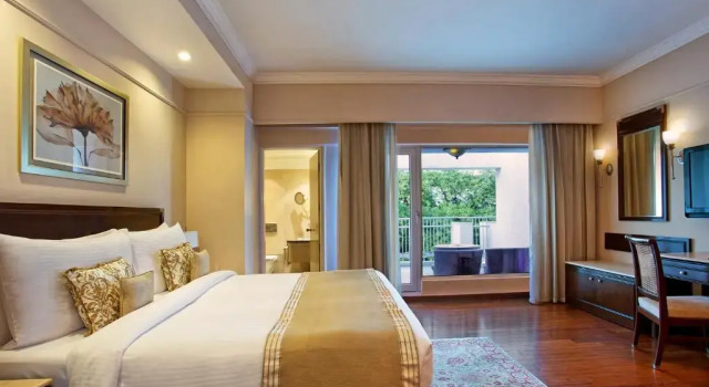 Номер Standard с балконом The Claridges New Delhi