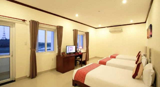 Трёхместный номер Deluxe Ban Thach Riverside Hotel & Resort