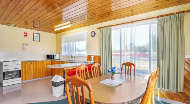 Kellraine Holiday Units, Book Hotel Hoteller i St Helens med parkering, Parkering
