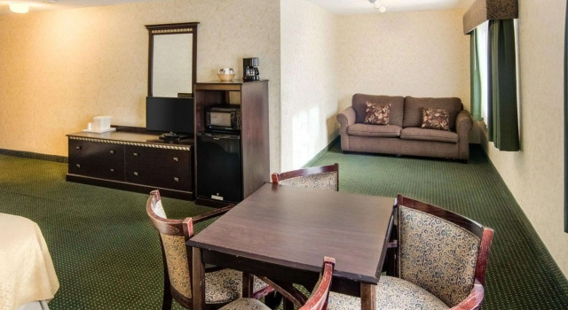 Quality Inn near Northtown Mall & National Sports Center, Boek Hotel Coon Rapids 