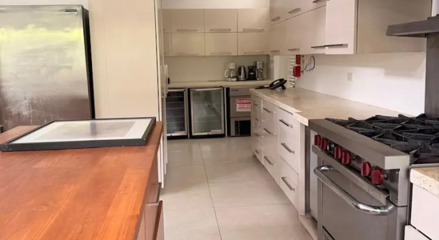 Вилла Nature-inspired 4BR Modern Villa Pool Resort Access
