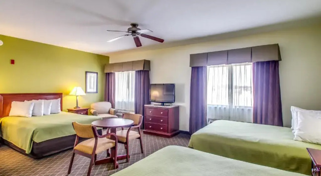Двухместный семейный номер Standard Best Western Geneseo Inn