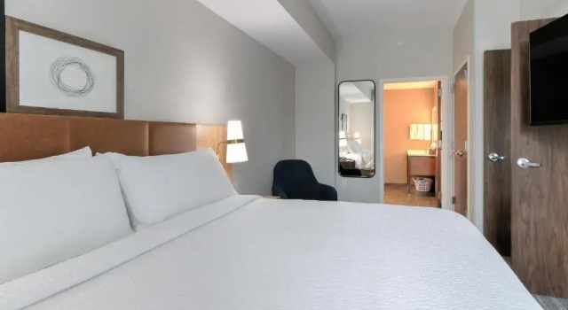 Staybridge Suites Pigeon Forge Smoky Mtns by IHG, Забронировать Отель Отели Пиджен-Фордж 3 звезды, рядом с Развлекательный центр Blake Jones Racing Center, 3*