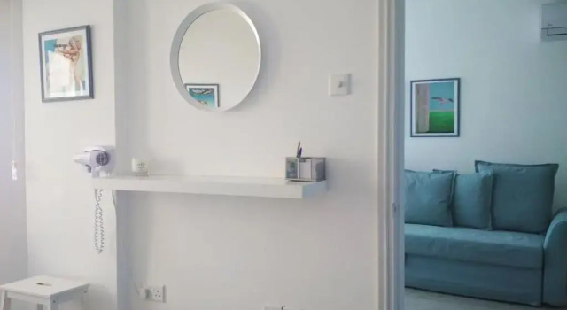 Luxury Penthouse 1BR-Seafront-Seasonal Pool-Central, Book Hotel Larnaka Larnaca Region