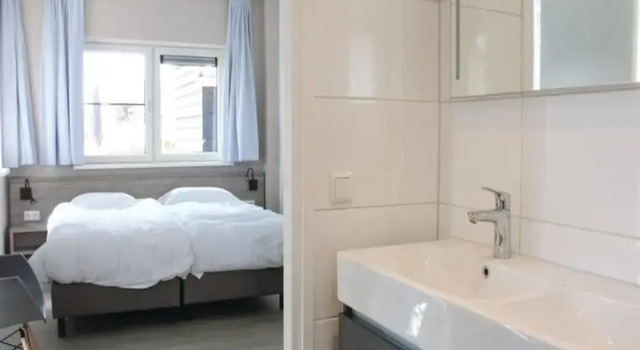 Villa in Friesland With Sauna by Water, Rezerwuj Willa Idskenhuizen Fryzja