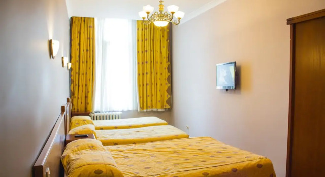 Трёхместный номер Standard Hotel Continental Gare du Midi
