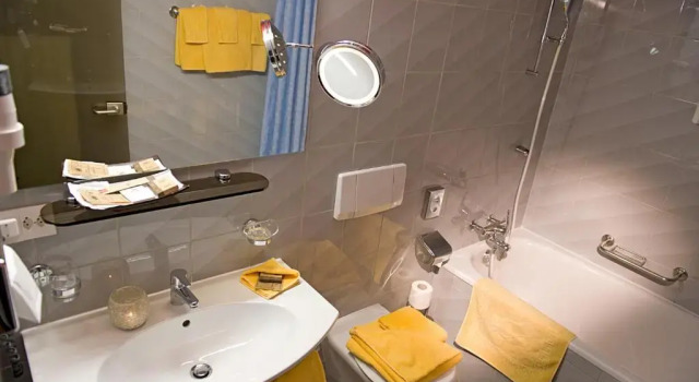 Трёхместный номер Standard с видом на сад Hotel Restaurant Waldhaus