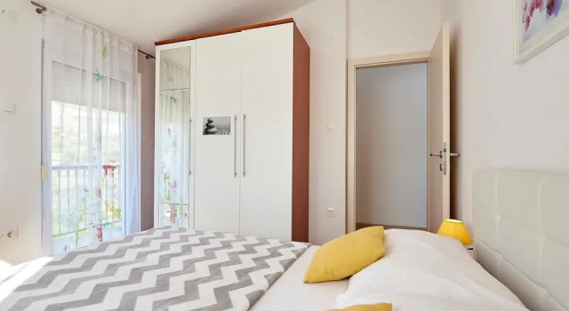 Beautiful Home in Pano With Wifi and 5 Bedrooms, Забронировать Дом для отпуска Плано Каштель-Штафилич