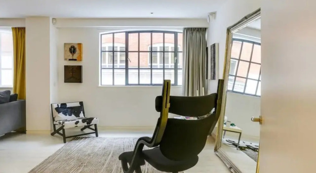 Luxury 2-bed, 2-bath Loft-style Flat in Covent Gdn