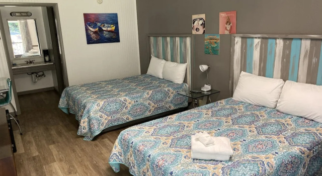 Четырёхместный номер Standard Blue Sky Inn- Complimentary Happy Hour Th-Sun, Veteran owned, Full Breakfast, Best green space, 1 mile from Blue Ridge, Fire Pit