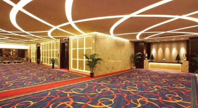 Shun He International Hotel
