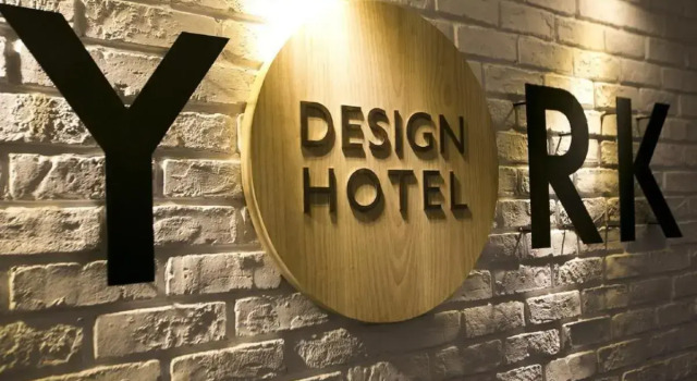Кровать в общем номере York Hotel