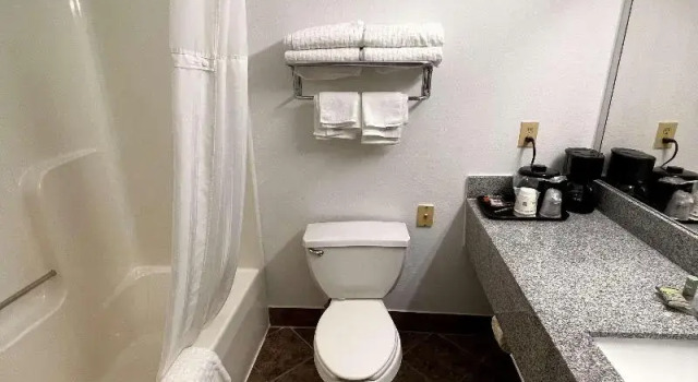 Четырёхместный люкс SureStay Hotel by Best Western Morganton
