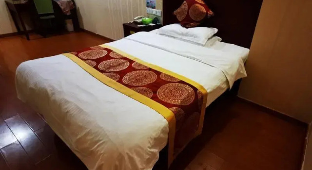 Двухместный номер Standard Greentree Inn Suzhou Shengze Business Hotel