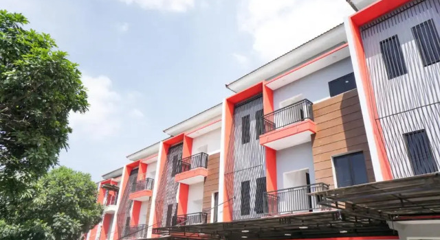 RedDoorz Plus @ Tlogomas, Book Hotel 3-Star Hotels in East Java, 3*