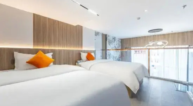 Люкс Luxury Xiyue Haoting Hotel (Lanzhou West High-speed Railway Station Store)