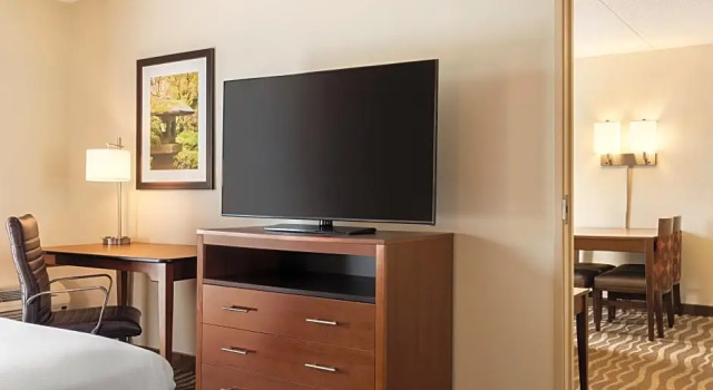 Двухместный полулюкс Holiday Inn Hotel & Suites Des Moines-Northwest by IHG