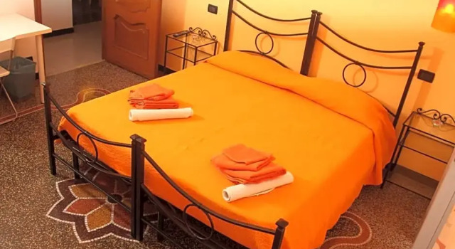 B&B La Rosa dei Venti, Забронировать Отель Генуя Итальянская Ривьера, рядом с Stazione Genova Sampierdarena