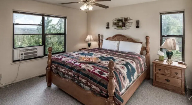 New Mexico Mountain Retreat - Three Bedroom Cabin, Varaa Hotelli Ruidoso New Mexico
