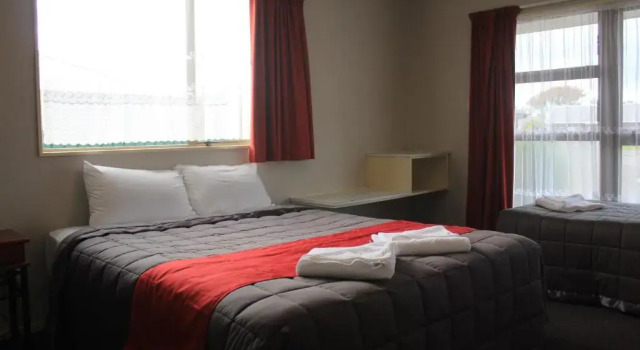 Апартаменты Coronation Court Motel