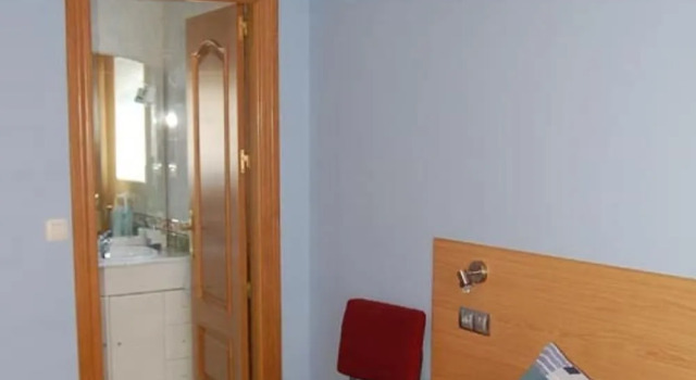 Albergue Turistico La Torre, Rezervasyon Otel Valdefresno İspanya