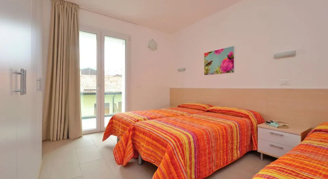 Comfortable Vacation Retreat With Balcony, Book Lejlighed Hoteller i Friuli Venezia Giulia med parkering, Parkering