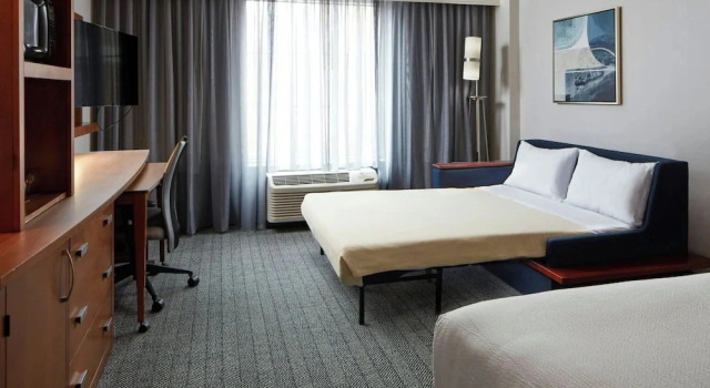 Двухместный номер Standard oceanfront Courtyard by Marriott Charlottesville - University Medical Center