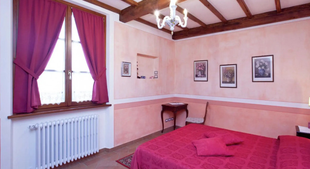 Spacious Cottage in Lucignano with Garden