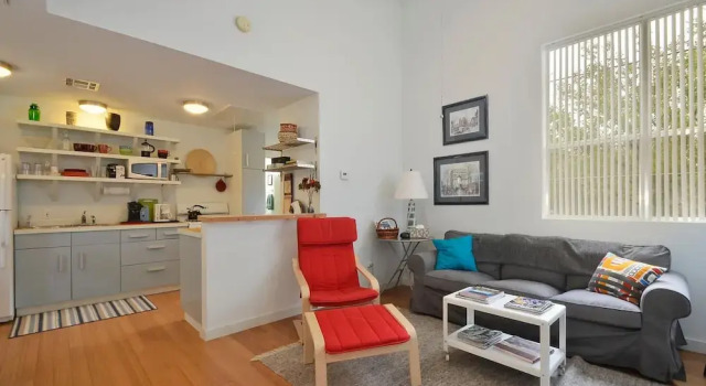 1BR South Austin Steps from 1st by RedAwning
