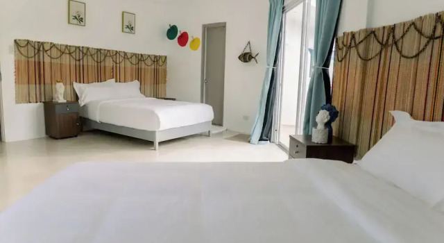 Standardowy czteroosobowy rodzinny pokój i balkonem i z widokiem 8 Plus Beach Resort