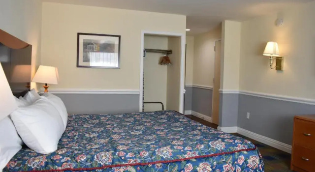 Номер Standard East Norwich Inn